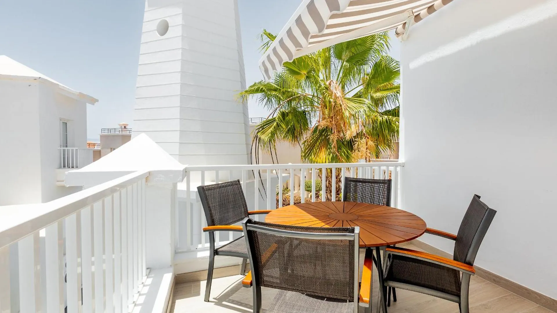 Spacious Apartment With Ocean View Costa Adeje
